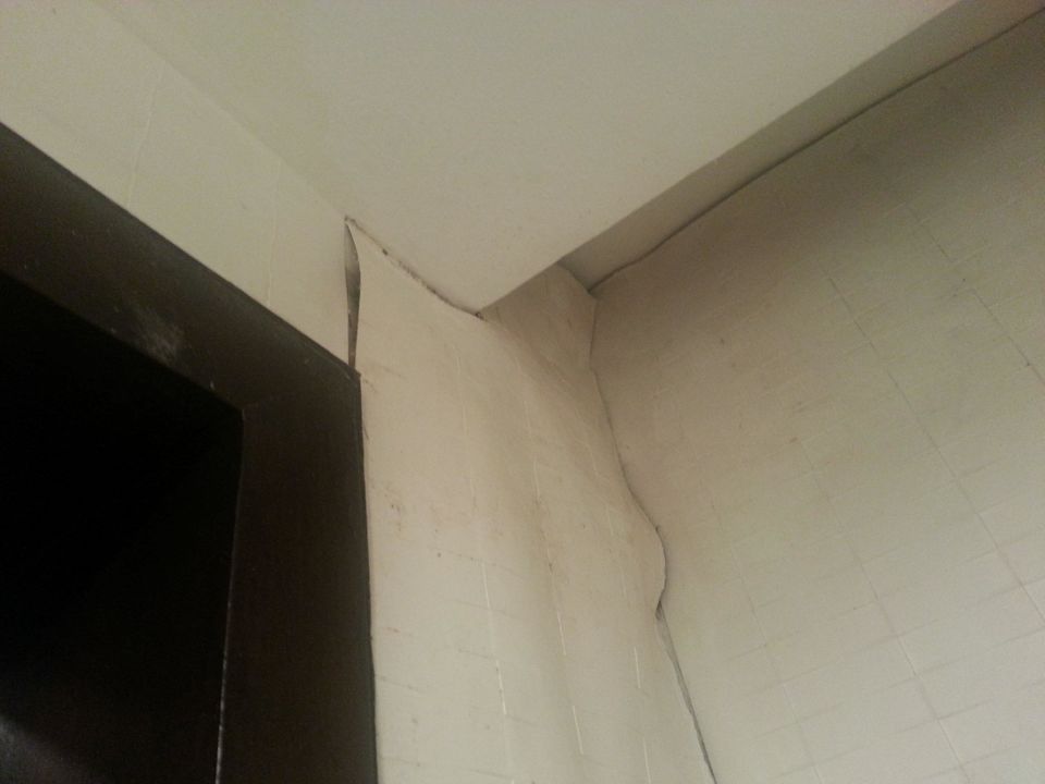 The Park Chennai -  Water Seepage in room Hotel The Park Chennai