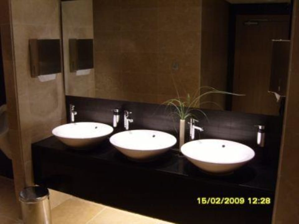 Waschtische im Restaurant-WC Protur Biomar Sensatori Resort