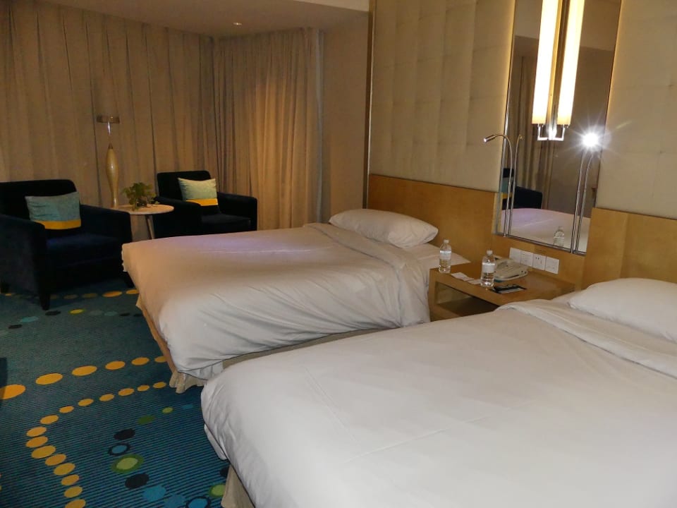 Zimmer Renaissance Shanghai Yu Garden Hotel