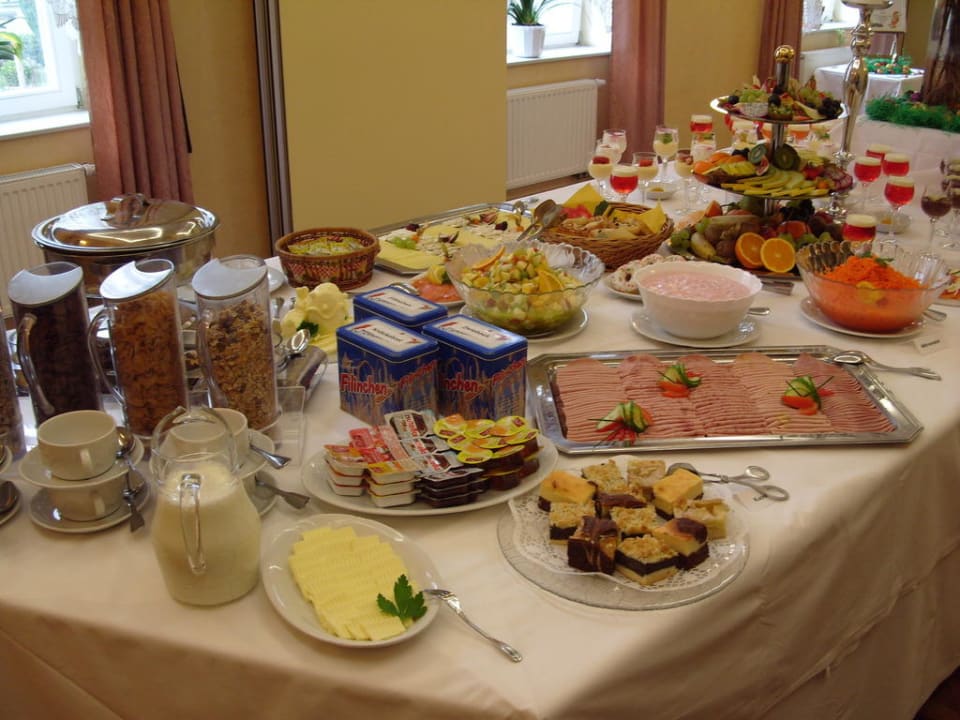 Osterbuffet Hotel Stadt Naumburg - GARNI