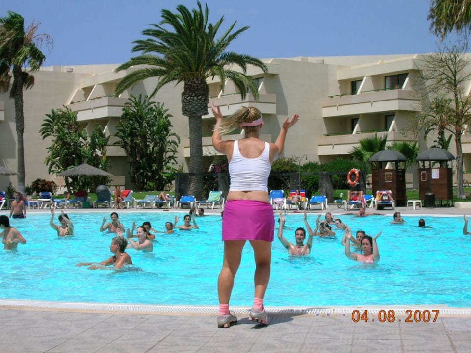Wassergymnastik im Pool Dreams Lanzarote Playa Dorada Resort & Spa
