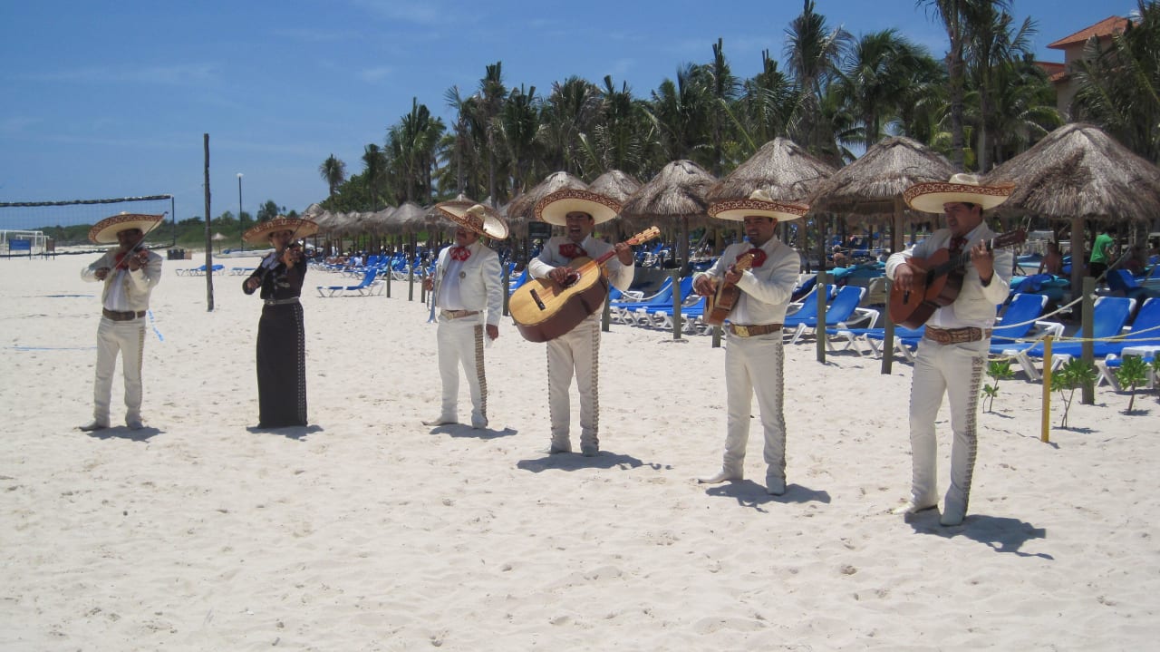 Mariachi am Strand Sandos Playacar Beach Resort