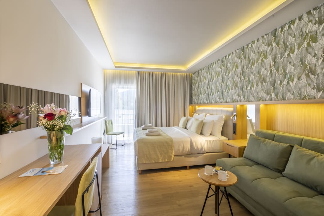 Zimmer Dolce by Wyndham Athens Attica Riviera