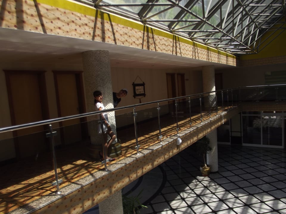 Первый этаж отеля Holiday Park Resort