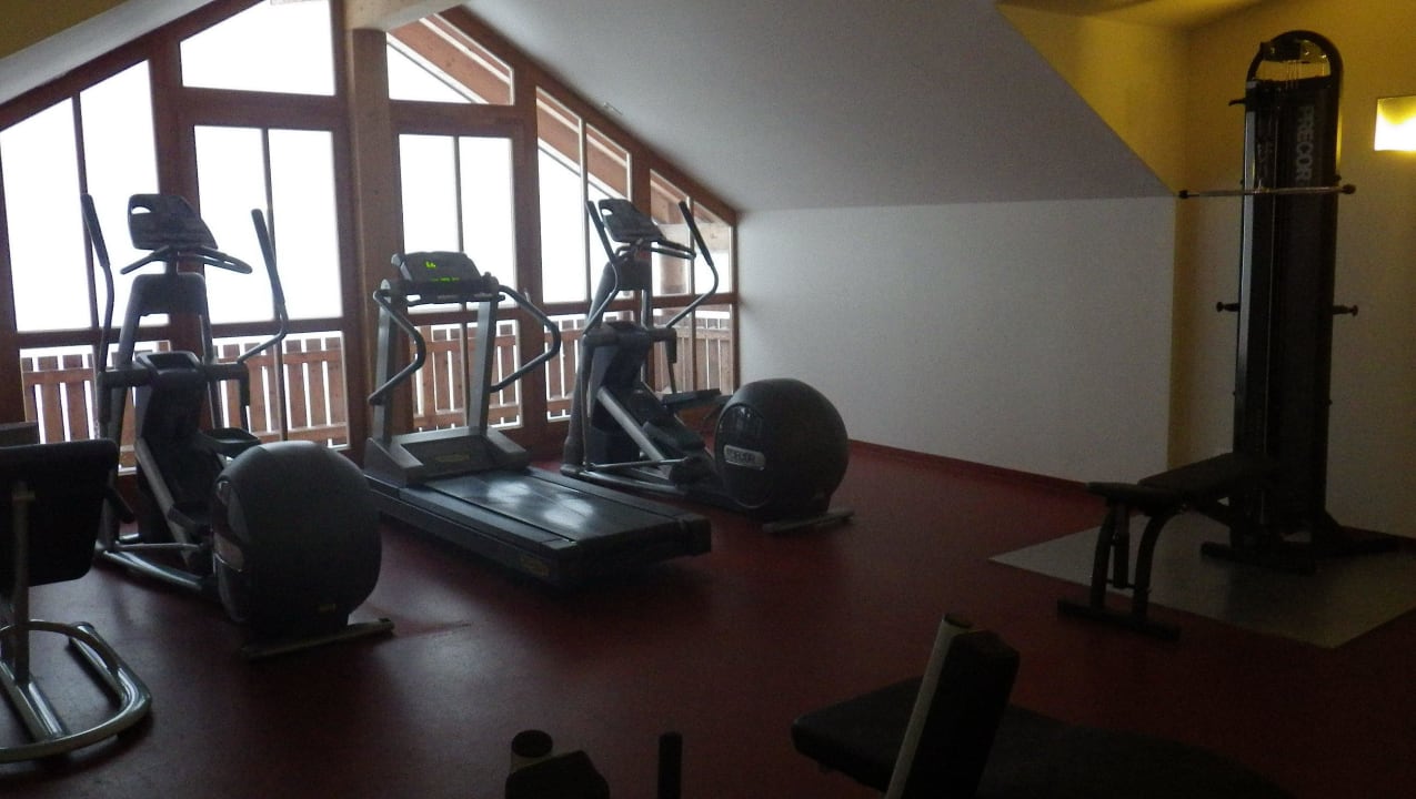 Fitnessraum linke Seite Falkensteiner Hotel Cristallo