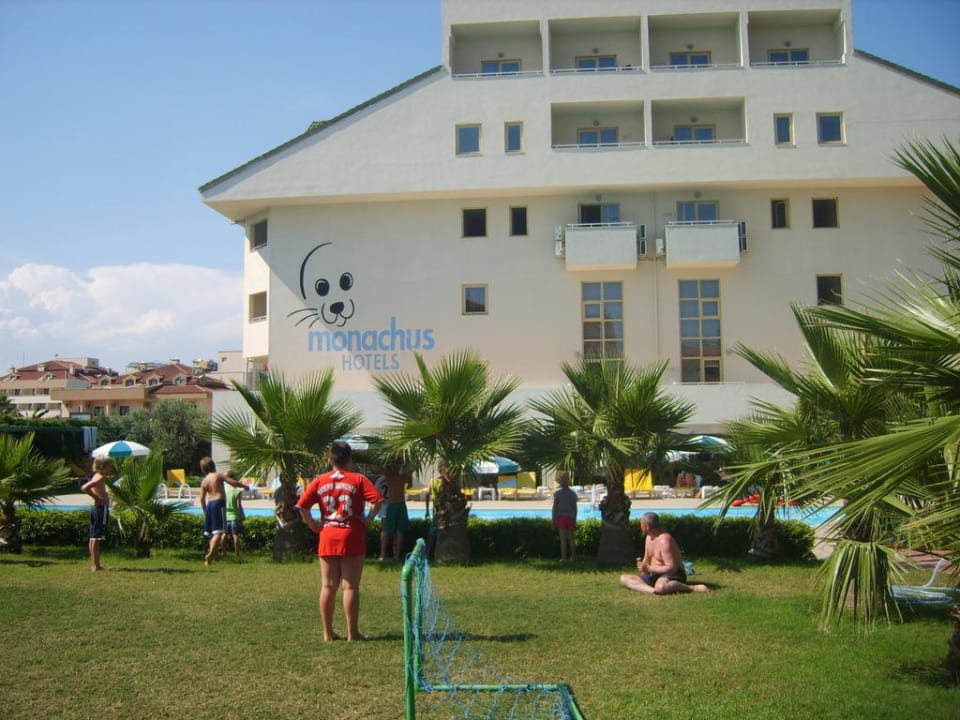 Fussballplatz Side Breeze Hotel