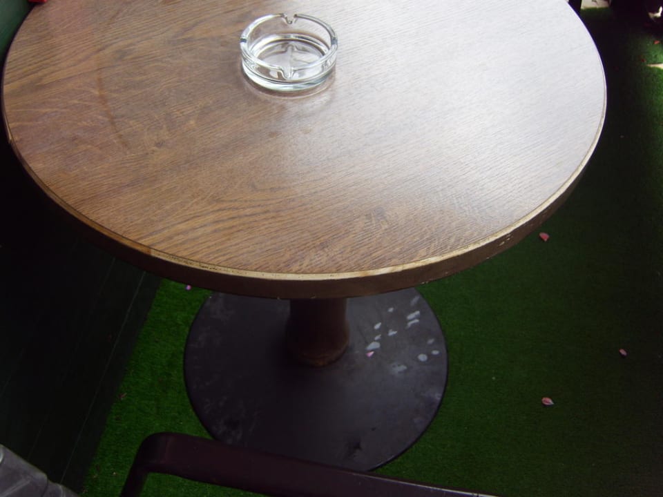 Der Tisch auf dem Balkon im vier Sterne Hotel Hotel Kohlerhof