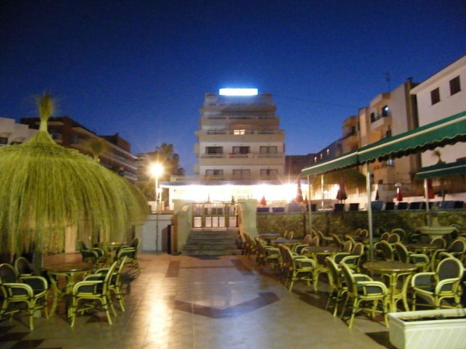 Das Hotel von hinten R2 Veronica Beach Hotel