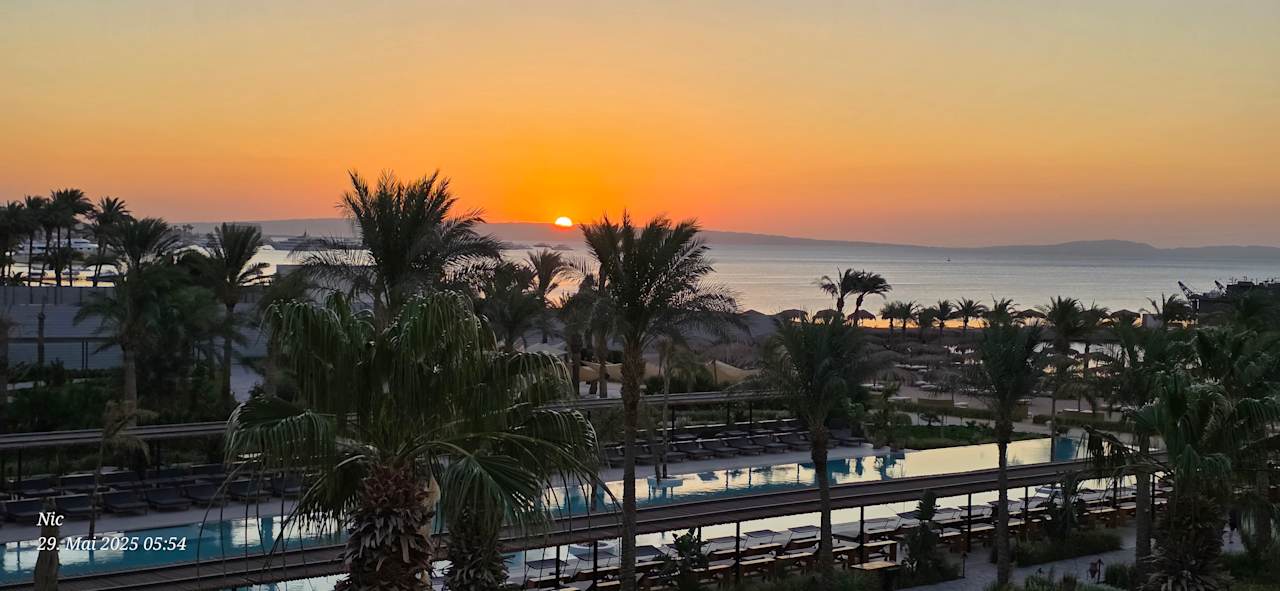 Pool Serry Beach Resort