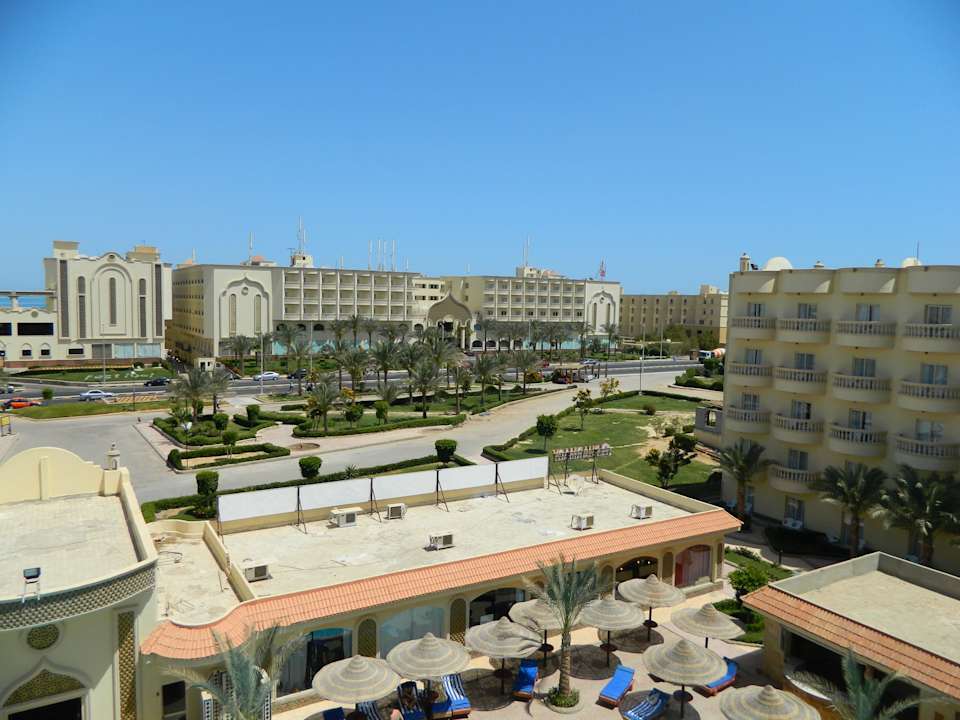 Снято со второго корпуса отеля Riviera Aqua Park Resort