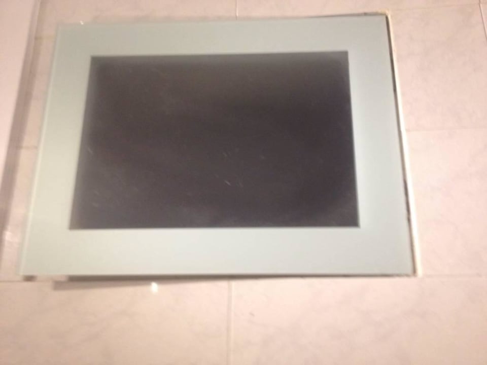 Lüftungsfenster im Bad - führt aber nirgends hin Grecotel LUXME White