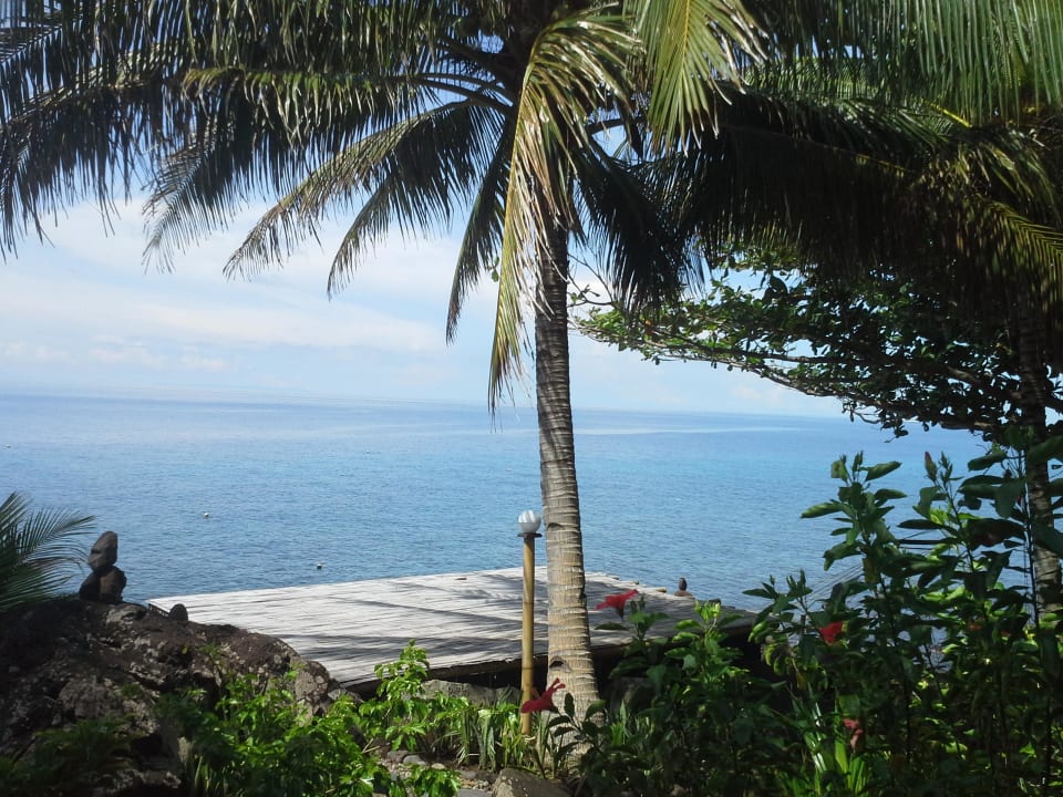 Steg am Strand Camiguin Volcan Beach Eco Retreat & Dive Resort