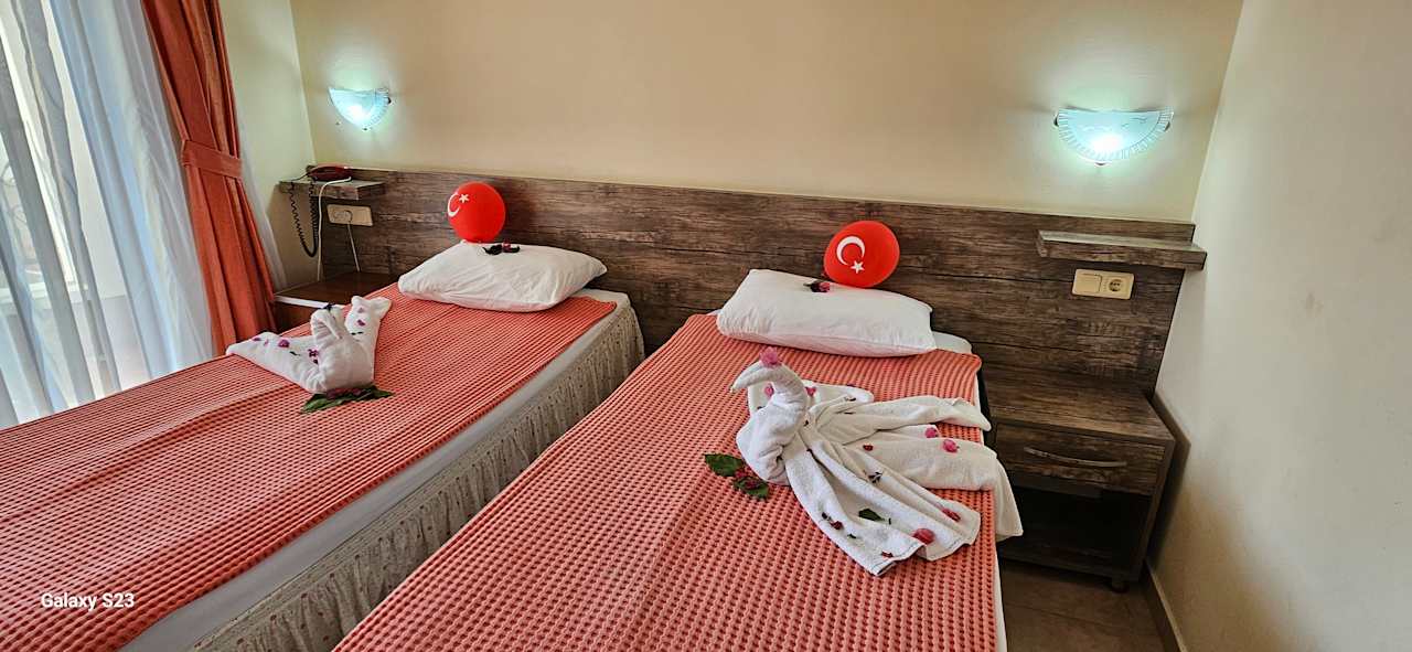 Zimmer Sayanora Hotel