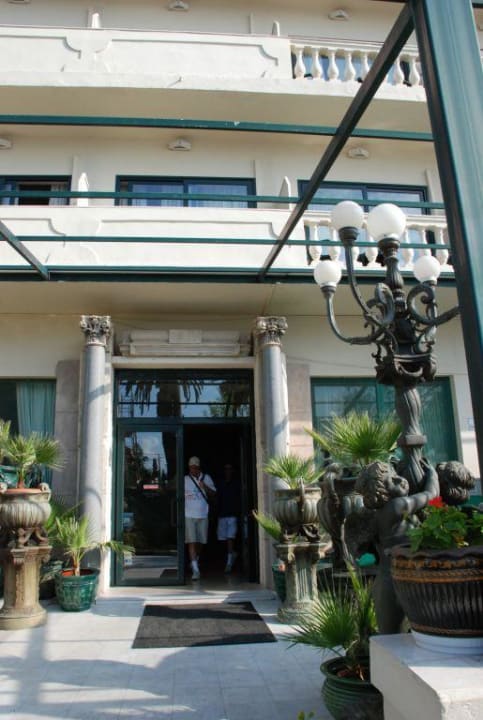 Wejście główne Mon Repos Palace - Adults only