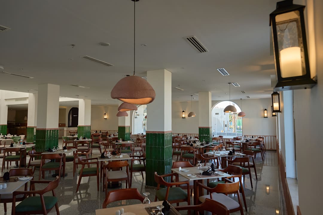 Gastro Diamond Beach by Pearl Resort