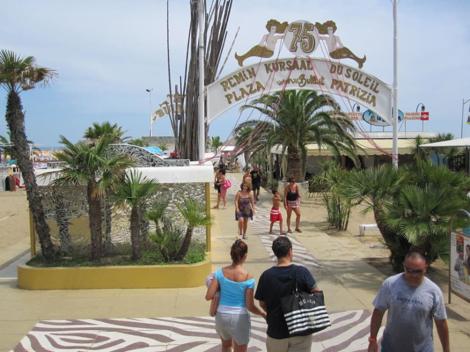 Strand Rèmin Plaza Hotel