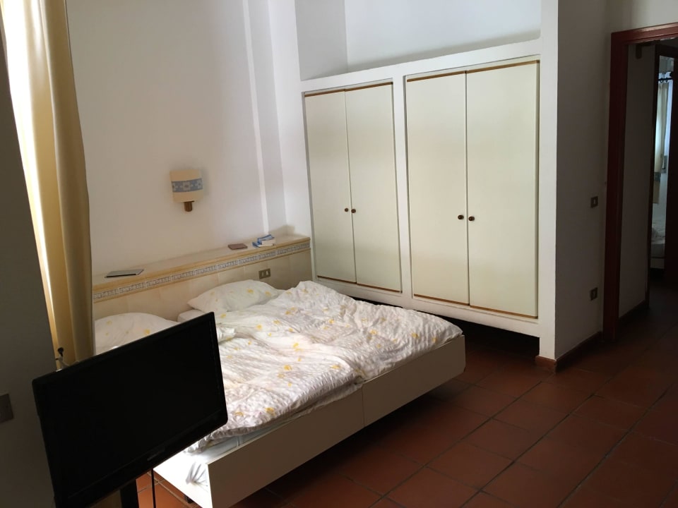 Wohn-/Schlafraum Tirreno Resort