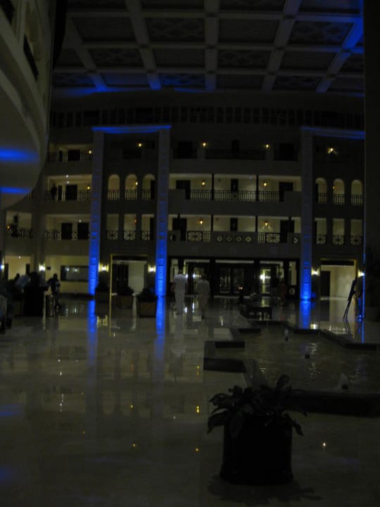 Lobby am Abend Steigenberger ALDAU Beach Hotel