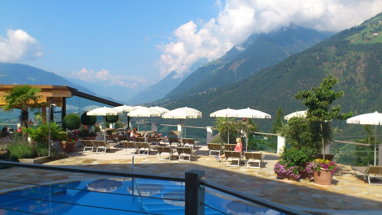 Blick vom Pool Richtung Vinschgau Hotel Panorama