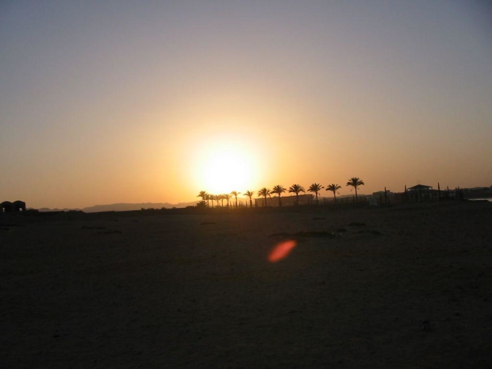 Sonnenuntergang Brayka Bay Resort