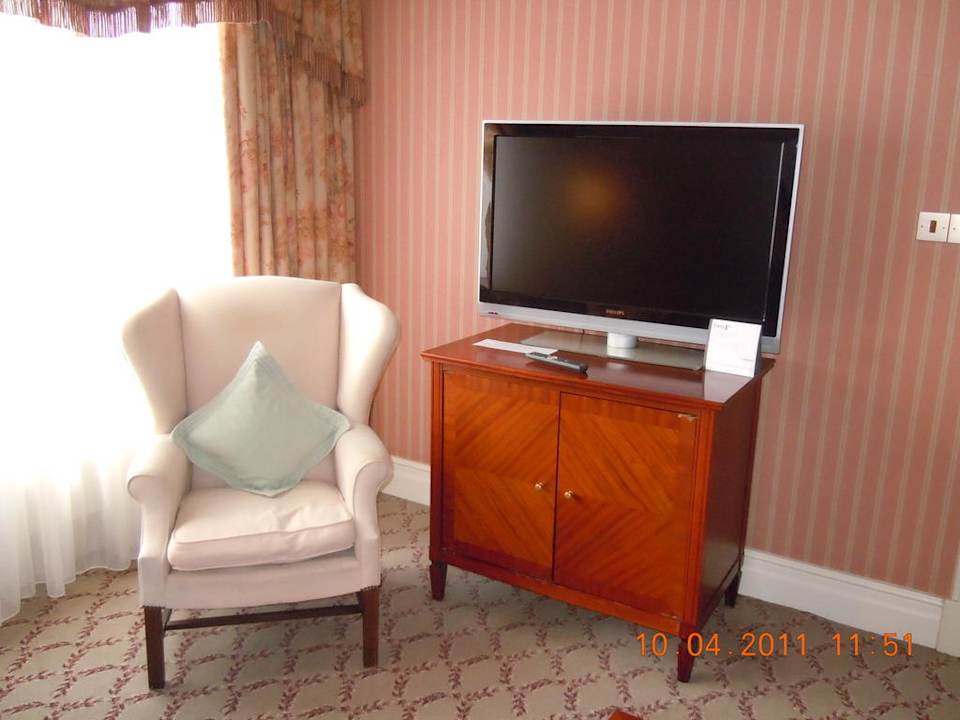 TV in der Suite Hotel Bristol, A Luxury Collection Hotel