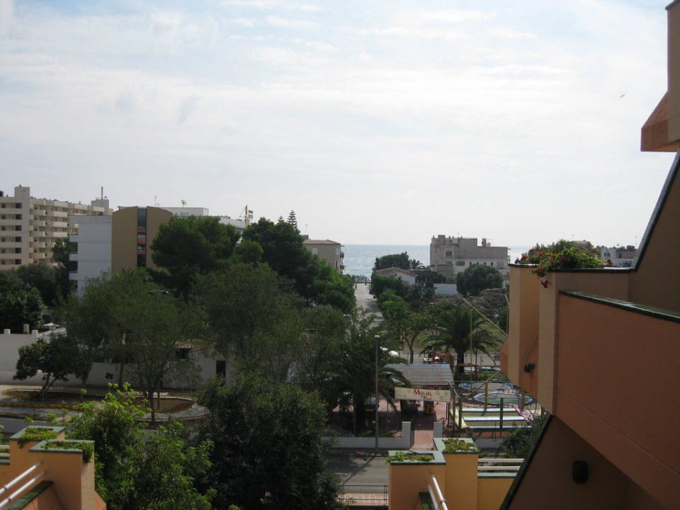 Ausblick zum Meer und in den Ort Hotel Mariant Park