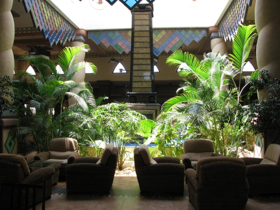 In der Lobby Hotel Riu Karamboa
