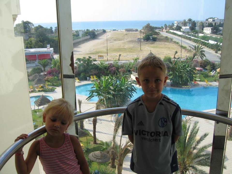 Ausblick aus dem Panorama Aufzug Hotel African Queen