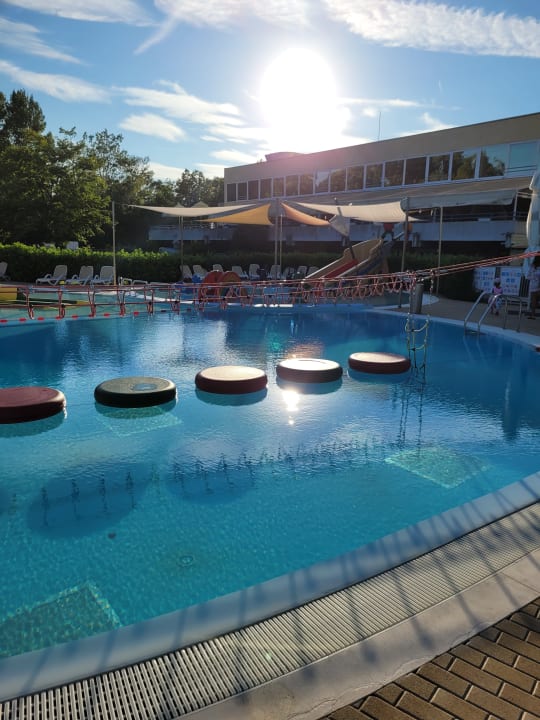 Pool Danubius Hotel Marina