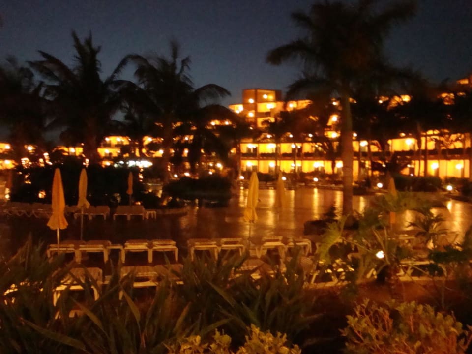 Ausblick vom Hotelzimmer bei Nacht Club Hotel Drago Park