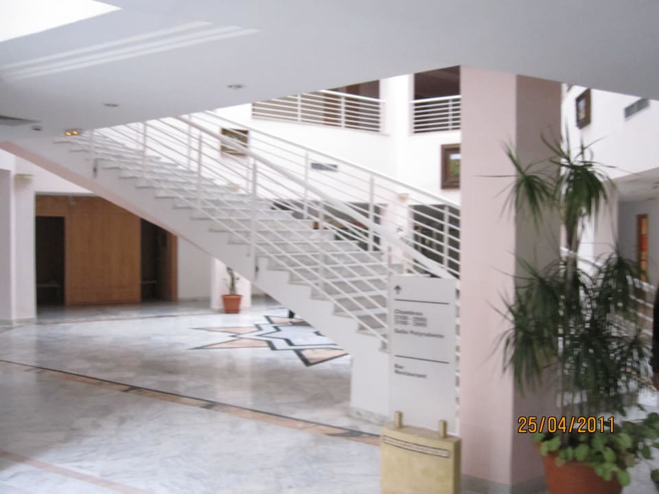 Treppen am Eingang in der Lobby Ruspina Beach Resort
