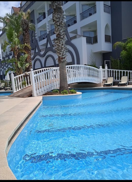 Pool Well Palace Side