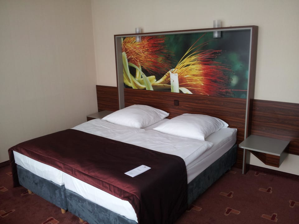 Doppelbett Premier Inn Köln City Mediapark