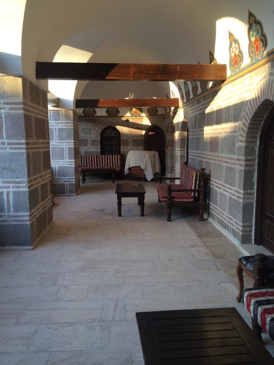 Innenhof Hotel Cesme Kanuni Kervansaray