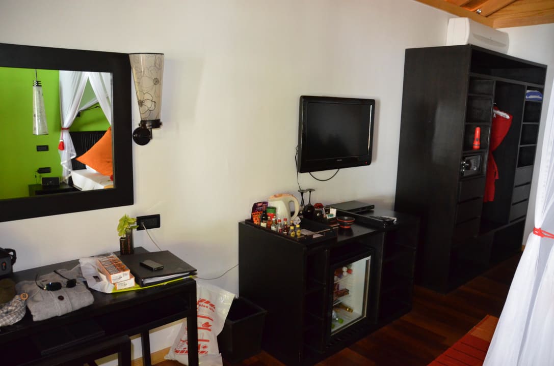 Jacuzzi Villa Vilamendhoo Island Resort & Spa