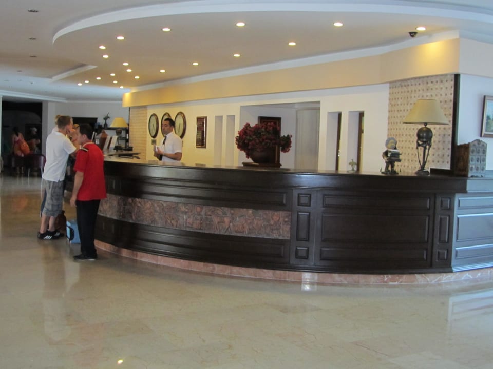 Rezeption Hotel Royal Garden Beach