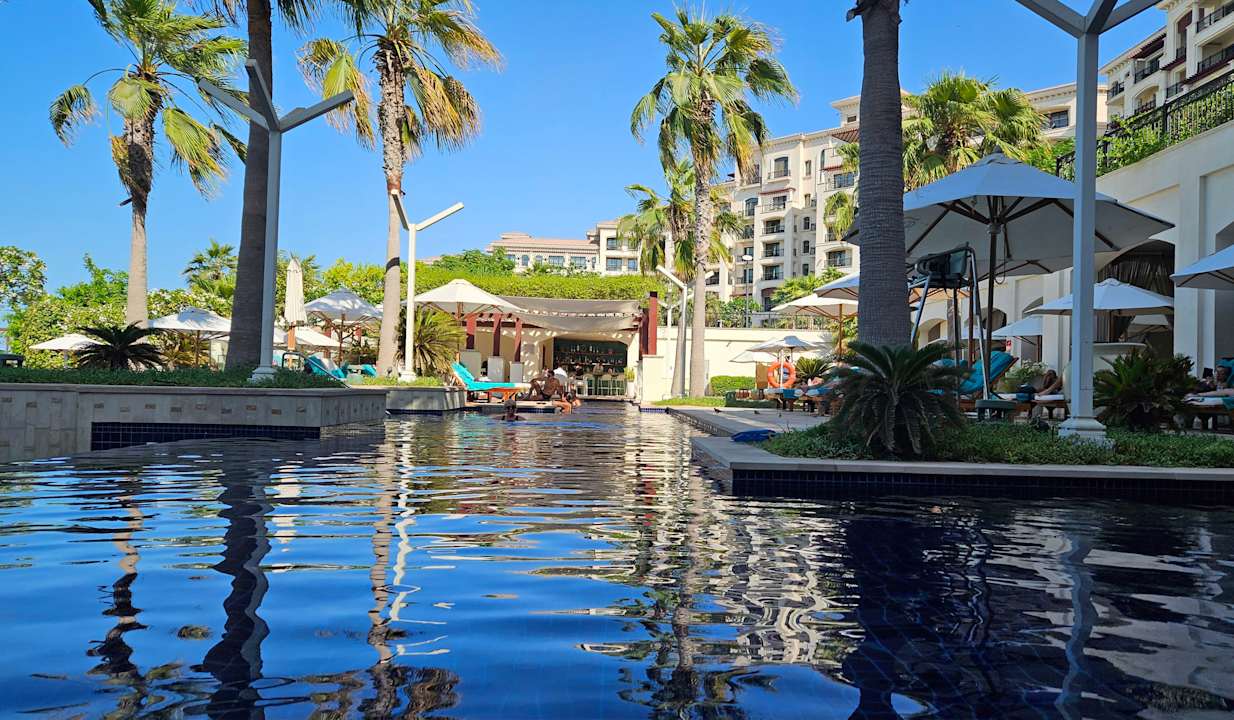 Pool The St. Regis Saadiyat Island Resort, Abu Dhabi