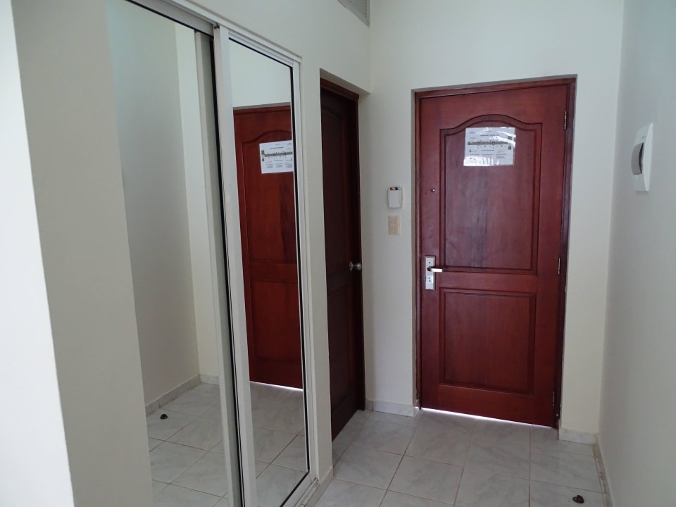 Eingang Wyndham Alltra Samana