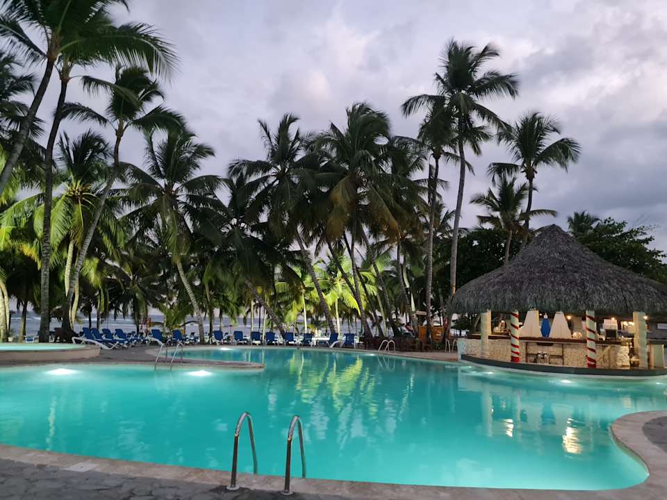 Pool Coral Costa Caribe Beach Resort