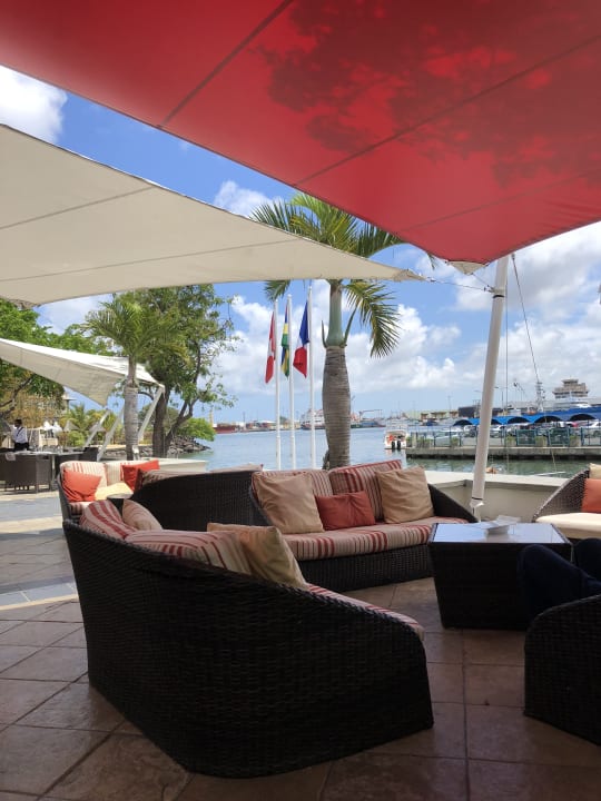 Bar Le Suffren Hotel And Marina