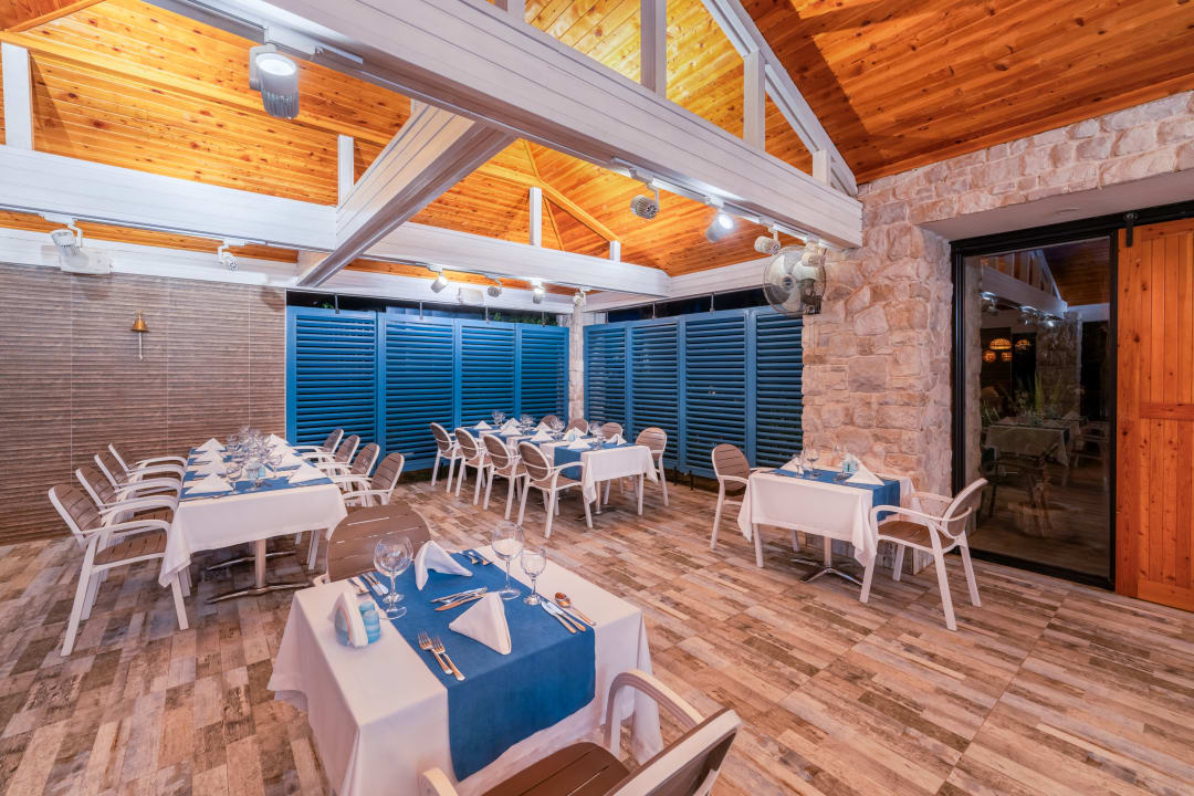 Gastro Hotel Royal Garden Beach