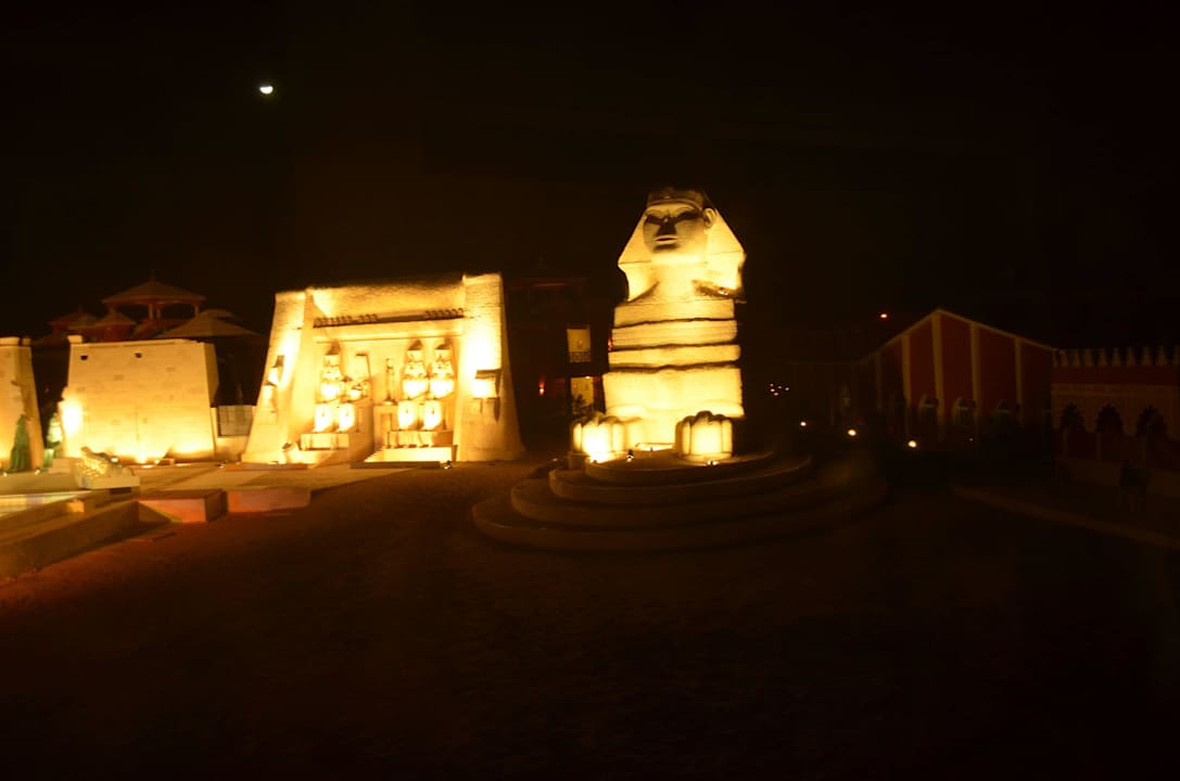 Wieczorne show w hotelu Pickalbatros Alf Leila Wa Leila Resort - Neverland Hurghada