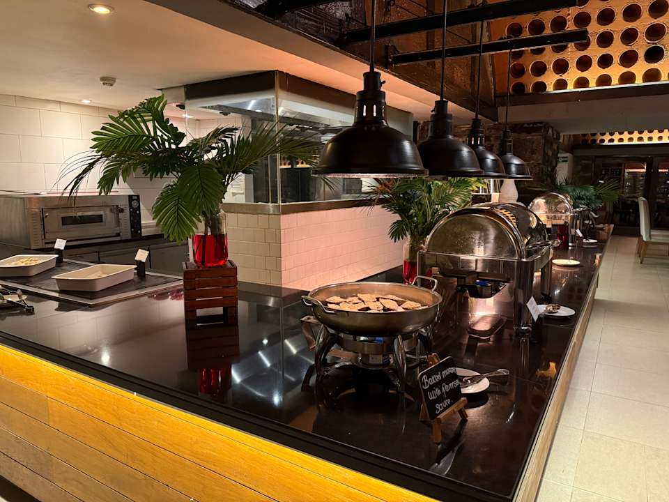 Gastro Outrigger Mauritius Beach Resort