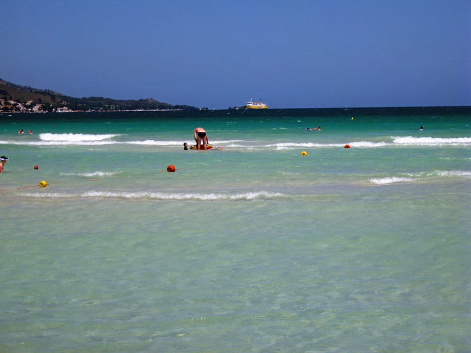 Blick vom Strand  aufs Meer allsun Hotel Eden Alcudia