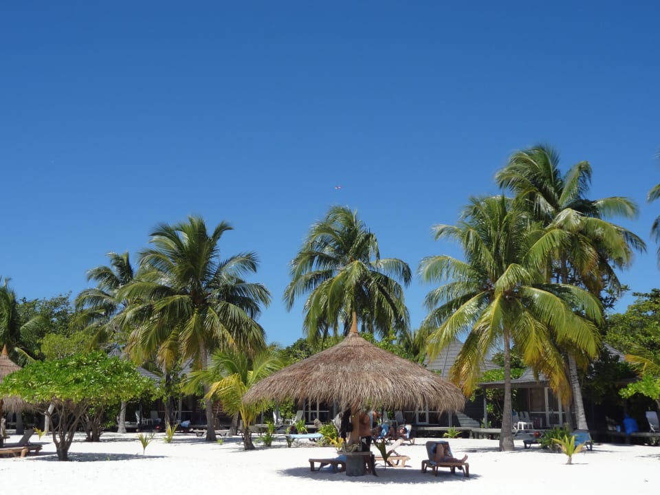 Jaccuzi Beach Villen (Nr. 118/120) vom Strand her Kuredu Island Resort & Spa