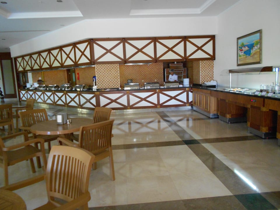 Poolbar innen Saphir Resort & Spa