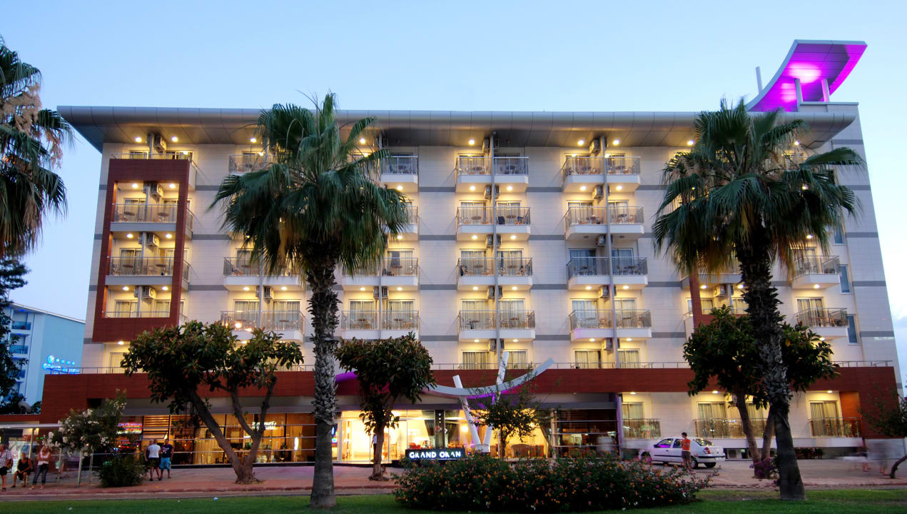Außenansicht Hotel Grand Okan