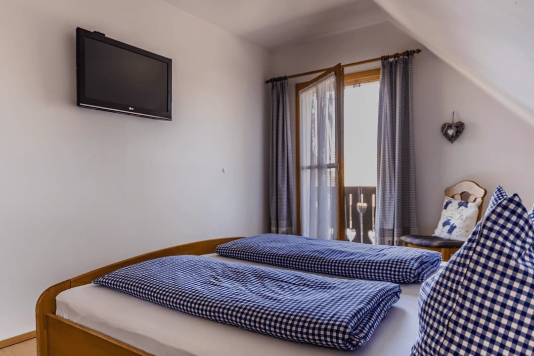 Zimmer Weingut & Buschenschank Pölzl