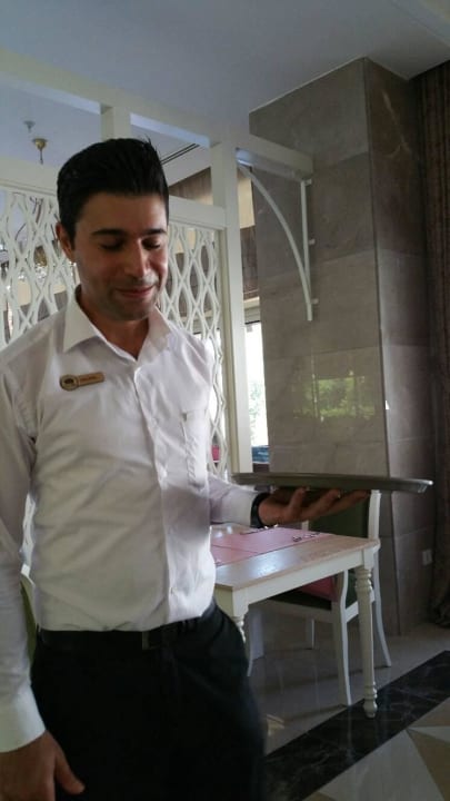 Kellner Voi R. Well Palace Side