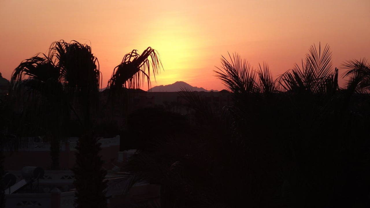 Sonnenuntergang am Hotel Pickalbatros Aqua Park Resort - Hurghada